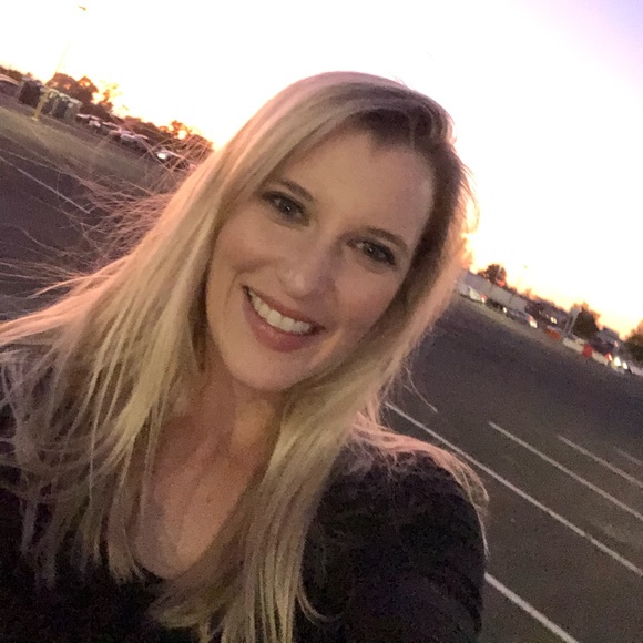 Meet your Posher, Gabrielle - Picture 1 of 1